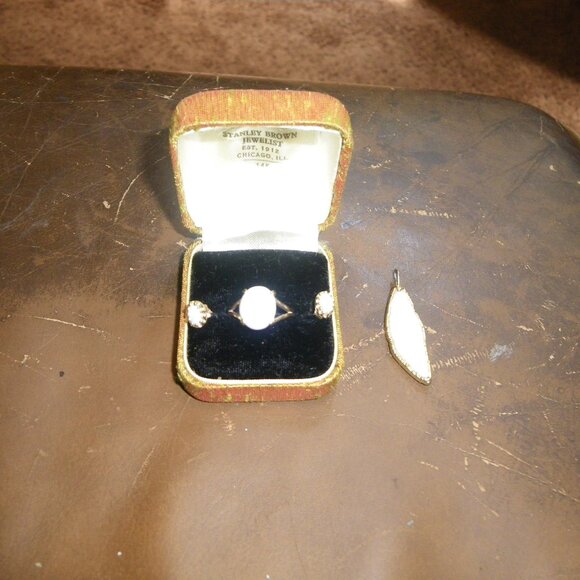 Vintage Women's 14K Gold & Opals Jewelry Set Ring Stud Earrings & Pendant
